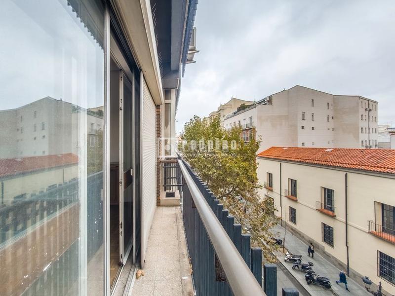 Foto 74b39e44-4ed0-4242-a1f2-ee749009fbc6. Pis amb calefacció aparcament a Embajadores-Lavapiés Madrid