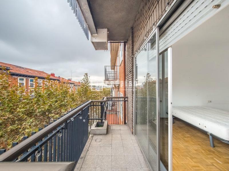 Foto b2f1a5b3-8319-413f-ad8a-6603fba4384c. Pis amb calefacció aparcament a Embajadores-Lavapiés Madrid