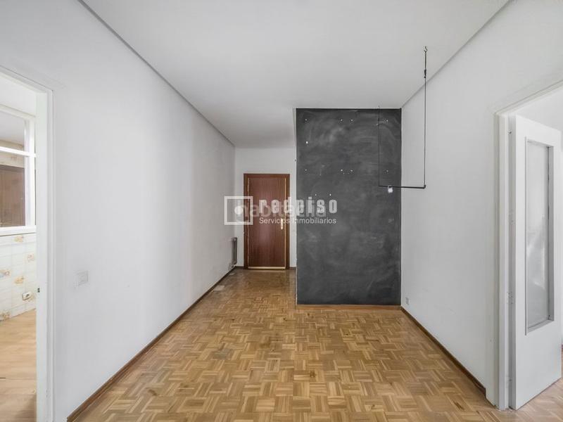 Foto e853e653-aff5-4e09-8330-e9f3cb839aff. Pis amb calefacció aparcament a Embajadores-Lavapiés Madrid