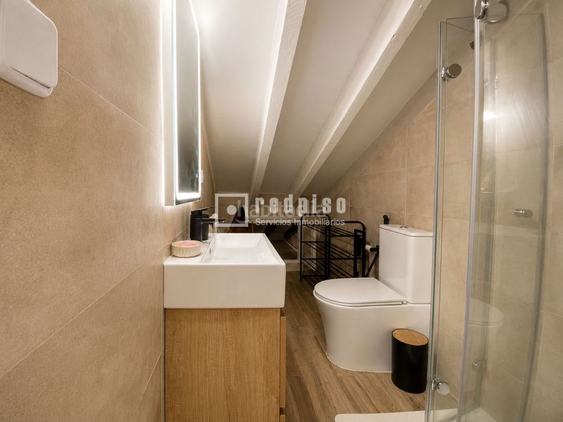 Foto ce3e552e-e1ea-4673-9279-0c0ed1761dda. Estudi a Embajadores-Lavapiés Madrid