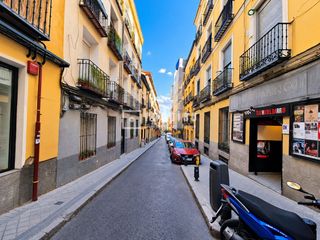 Flat in Embajadores-Lavapiés. Exclusiva vivienda totalmente reformada y lista para entrar a vi