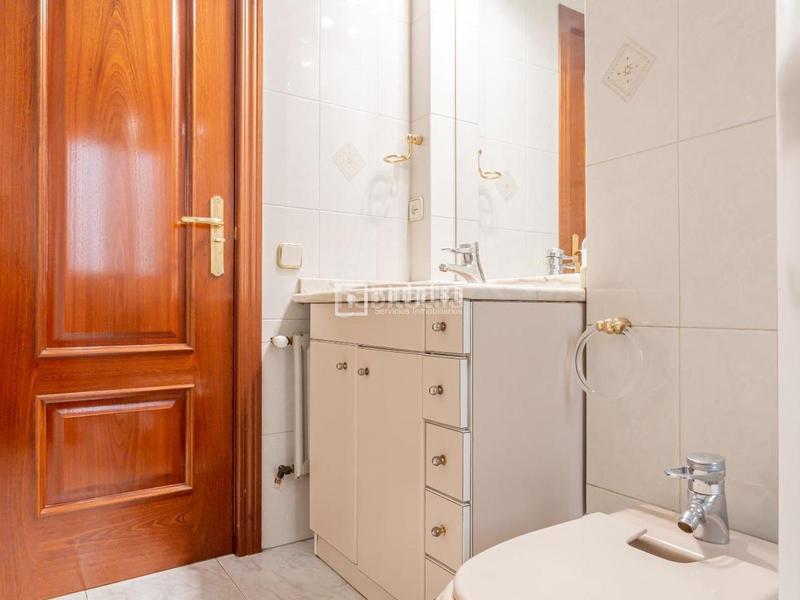 Foto 5c16a246-c136-4c7b-b47e-b01ca59f7b1c. Piso se vende piso en avenida bruselas en Guindalera Madrid