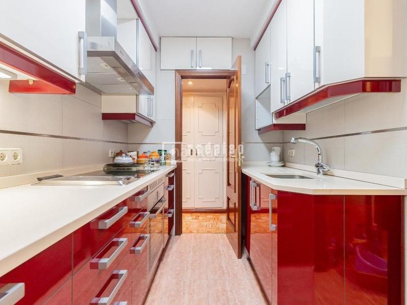 Foto 65ca2be8-9ddf-4946-894b-4a38db9bc260. Piso se vende piso en avenida bruselas en Guindalera Madrid