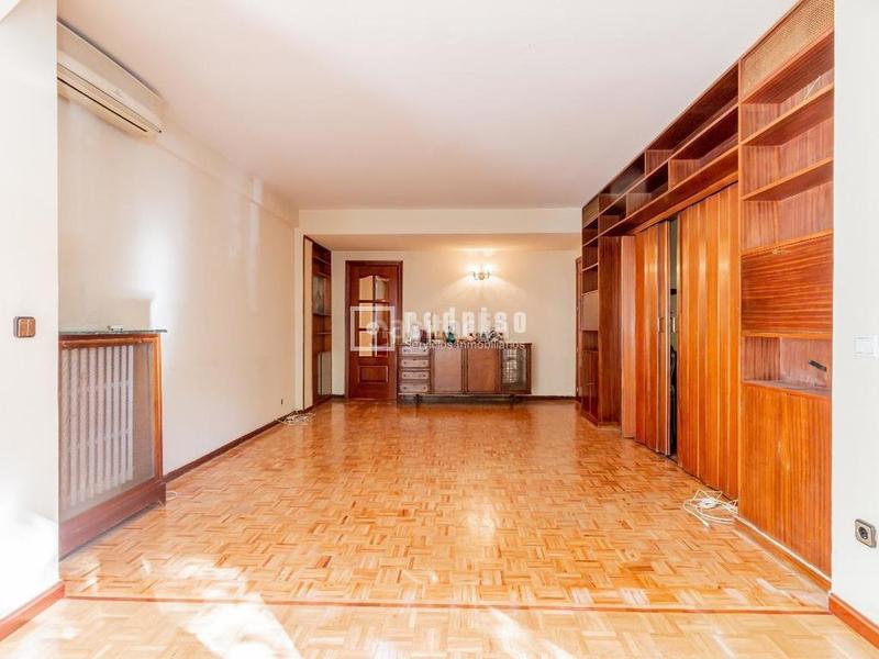 Foto d9189785-fccd-405f-98ed-59cc8b7e5161. Piso se vende piso en avenida bruselas en Guindalera Madrid