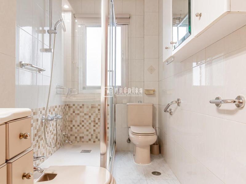 Foto eae75c6b-b3d1-4424-b93c-20ed80236345. Piso se vende piso en avenida bruselas en Guindalera Madrid