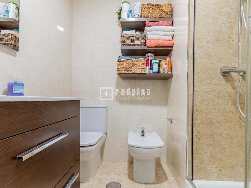 Foto 3efb7644-9946-43ec-b702-3ad94f3a1ec9. Piso redpiso vende en exclusiva estupendo piso en c amorós en Madrid