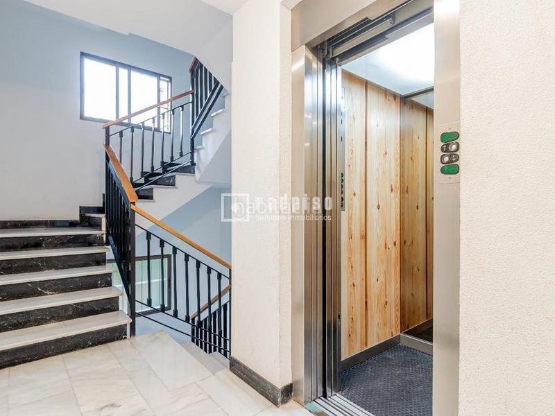 Foto 568b4e71-1242-443d-b0e4-f1e10a93bce4. Piso redpiso vende en exclusiva estupendo piso en c amorós en Madrid