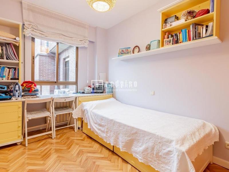 Foto 7bc50b47-0bef-4953-ad5f-8cd52dadb16c. Piso redpiso vende en exclusiva estupendo piso en c amorós en Madrid