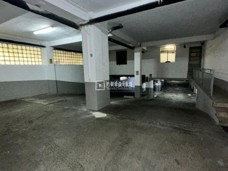 Foto b40cf9aa-0d73-4dc9-98ad-573ce9412db7. Edificio in Guindalera Madrid