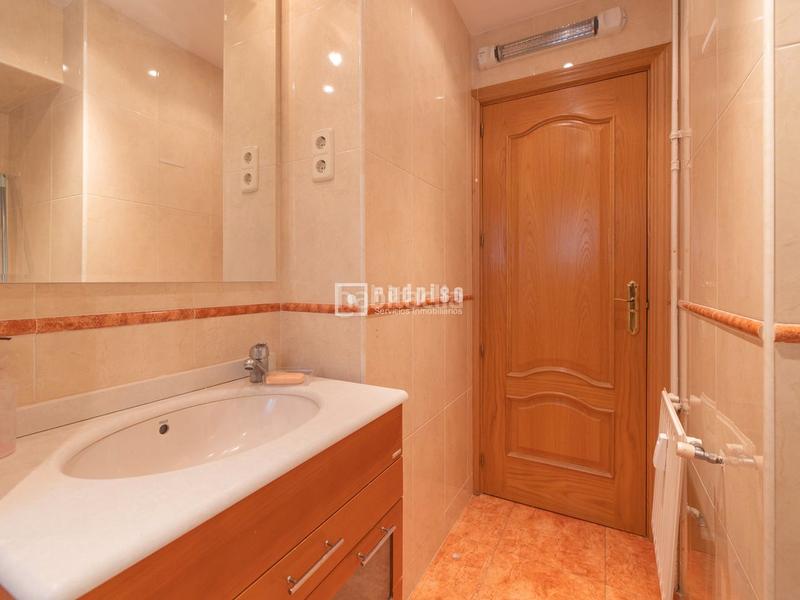 Foto 0321a603-e7d1-4608-a4f4-52b463f0c7a0. Etagenwohnung mit heizung in Guindalera Madrid