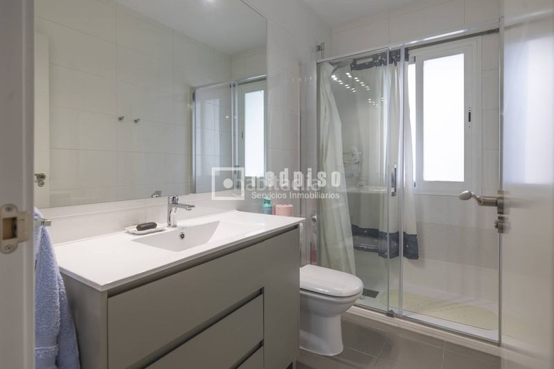Foto b06b7eee-4f11-401b-bcc2-caccc21ca954. Piso redpiso parque de las avenidas vende en exclusiva fantástico piso en avenida de bruselas en Madrid
