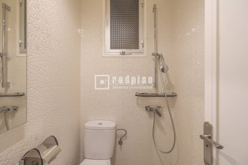 Foto f179af30-b4f5-44ca-993d-5f5172e5fe39. Piso redpiso parque de las avenidas vende en exclusiva fantástico piso en avenida de bruselas en Madrid
