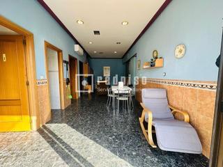 Casa in San Benito-Soledad-Hispanidad. Hogar y oportunidad, todo bajo el mismo techo.