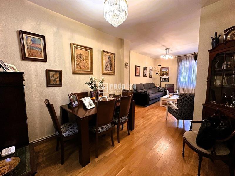 Foto 4ae24d83-8300-4334-8192-d8990836a209. Pis a Bellas Vistas Madrid