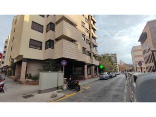 Alquiler Parking coche  Calle  pere dezcallar i net. Espacioso parking en alquiler  zona plaza de los patines  centro