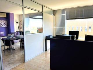 Bureau  Gremi de teixidors. Venta o alquiler  magnífico local en calle gremi de teixidors  p