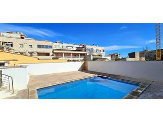 Location Appartement  Avenida raiguer. Disponible planta baja con terraza privada y piscina comunitaria