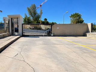 Lloguer Aparcament cotxe a Calle costa de calvià 15. Parking en alquiler en sol de mallorcaportals vells