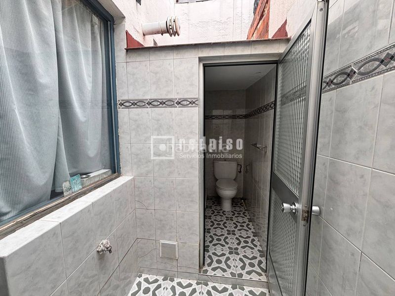 Foto 74291a5d-4d84-40f2-8f41-c51052667a6e. Casa en Entrevías Madrid