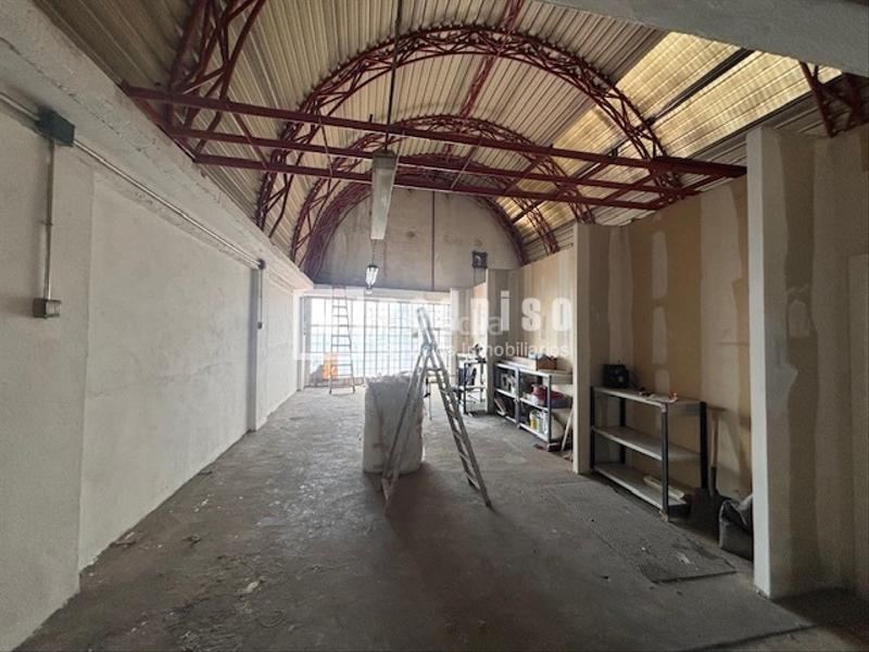 Foto d5be6cbc-9e46-4d99-a857-5e770aa5e303. Local comercial en Entrevías Madrid
