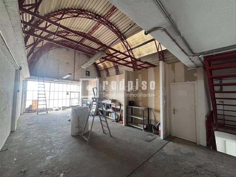 Foto f7e76e51-2fa9-4594-bf24-7dec11c51bc8. Local comercial en Entrevías Madrid