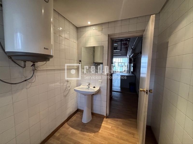 Foto be4e9ccc-b19f-4d64-a37c-ec1bfd98611e. Locale commerciale in Entrevías Madrid