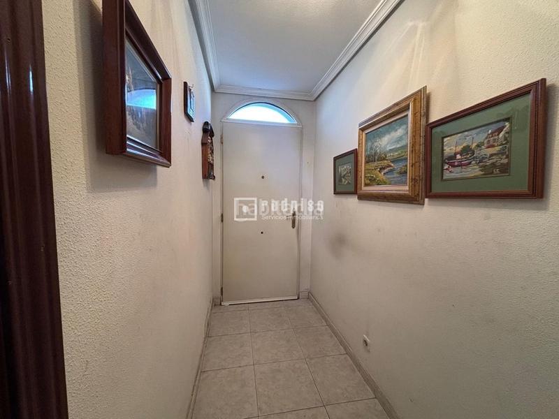 Foto 594b2843-f1f0-491b-86c3-d10c938a4619. Chalet mit heizung in Entrevías Madrid