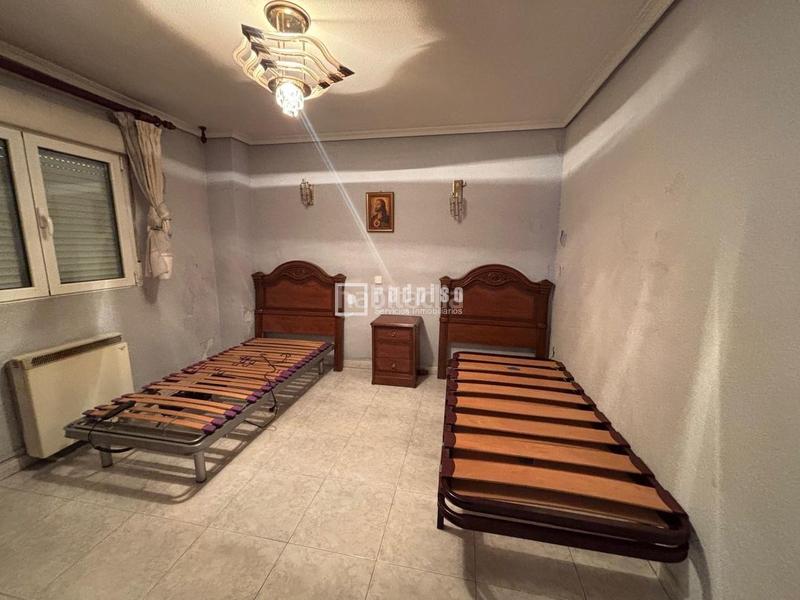 Foto c15088df-f846-4b06-86d2-6484569b3c09. Chalet avec chauffage dans Entrevías Madrid