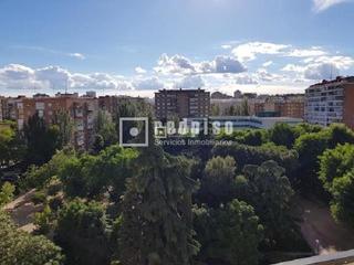 Lloguer Pis  Víctor de la serna. Espectacular ático en calle víctor de la serna