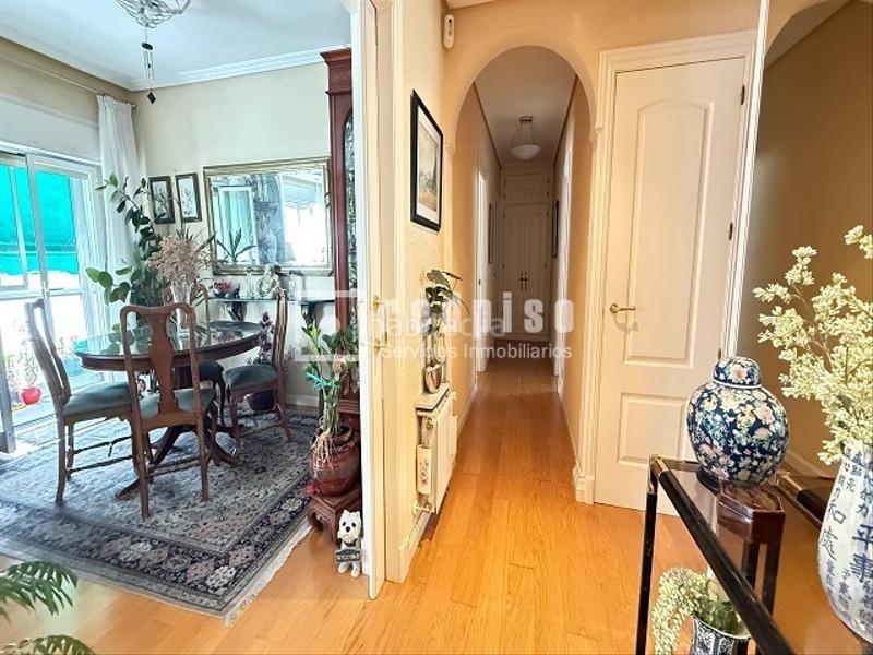 Foto b11e2da9-a0d6-43d9-b3bb-f2efcc4d523b. Piso en venta esta magnífica propiedad situada en el prestigioso barrio de hispanoamérica. en Madrid