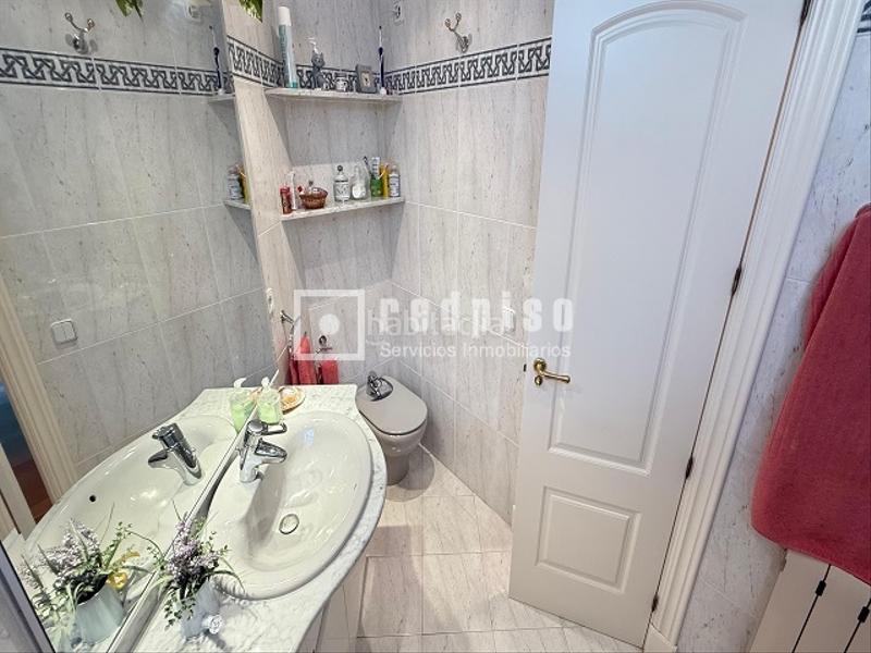 Foto d32c9b47-95e7-4260-bd51-d8039beb0f00. Piso en venta esta magnífica propiedad situada en el prestigioso barrio de hispanoamérica. en Madrid