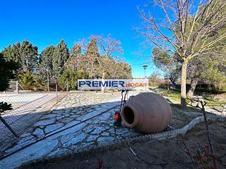 Casa a Avenida obera 3. Chalet independiente con una gran parcela