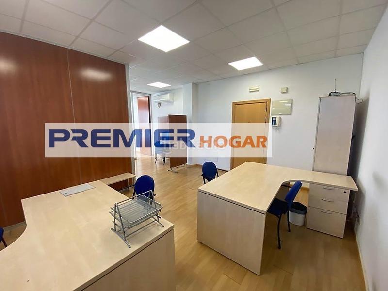 Foto 5d8ae5be-c672-4b3d-8178-33f131805780. Location bureau avec parking dans Centro Villaviciosa de Odón