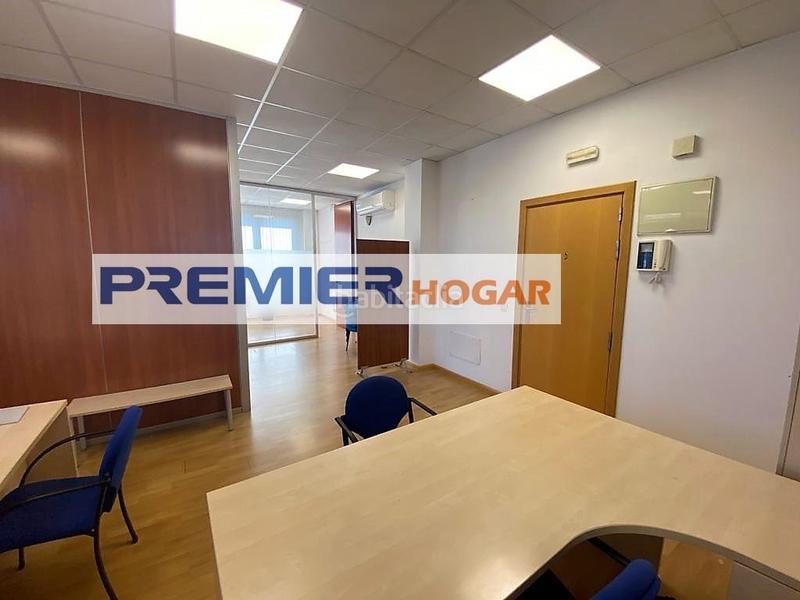 Foto d3a530fe-5914-4bb0-9952-16bdbb8b5f24. Location bureau avec parking dans Centro Villaviciosa de Odón