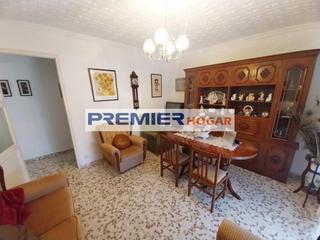Casa  De los emigrantes. Amplia casa de pueblo