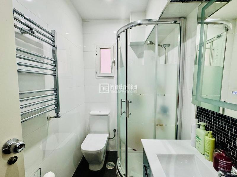 Foto e04f283e-77f1-4d81-acb8-07f82694f20f. Etagenwohnung mit heizung in Pilar Madrid