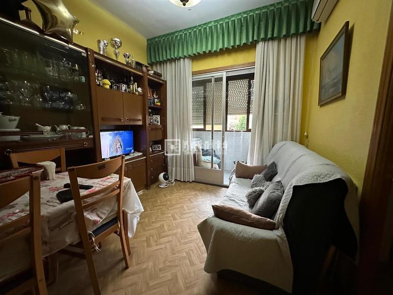 Foto 52848a0b-6980-464d-9ce7-ed4128fc53b0. Piso  de 3 dormitorios en Numancia Madrid