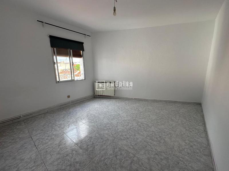 Foto 77d23e39-4f88-42a9-8c7e-f91ebc689401. Etagenwohnung mit heizung in Numancia Madrid