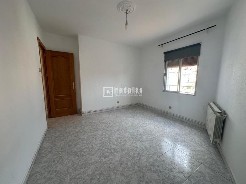 Foto f8e9ad37-8833-4712-872f-d2703ed5689c. Etagenwohnung mit heizung in Numancia Madrid