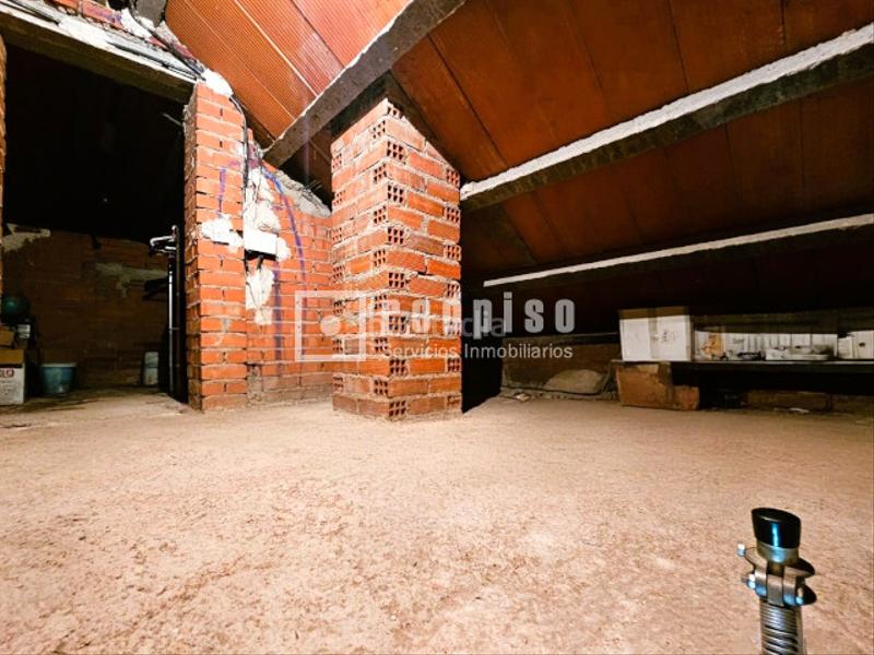 Foto 2613cab4-2139-4bd2-a575-d1fa857a6bd3. House with parking in Casarrubuelos