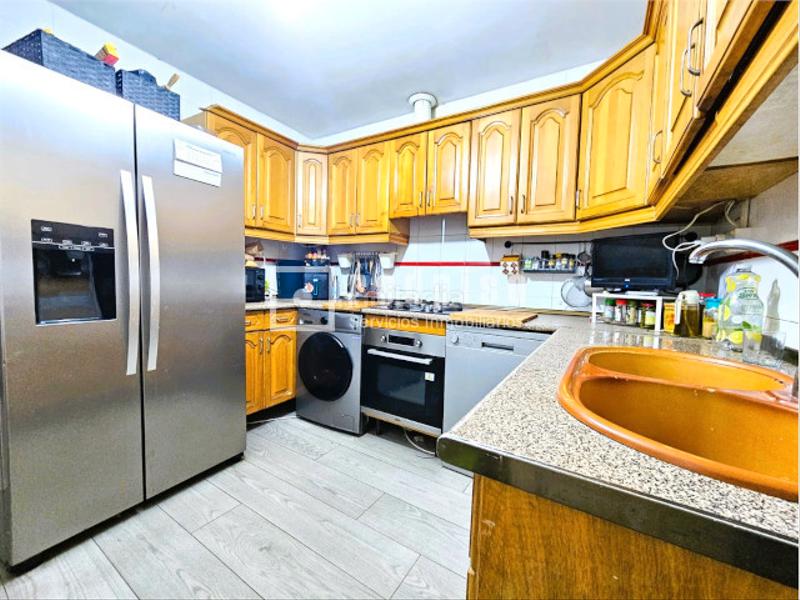 Foto c6126ac2-bfac-4306-be5d-48d652b33854. House with parking in Casarrubuelos