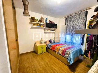 Duplex à Serranillos del Valle. Redpiso vende espectacular dúplex seminuevo en urbanización priv