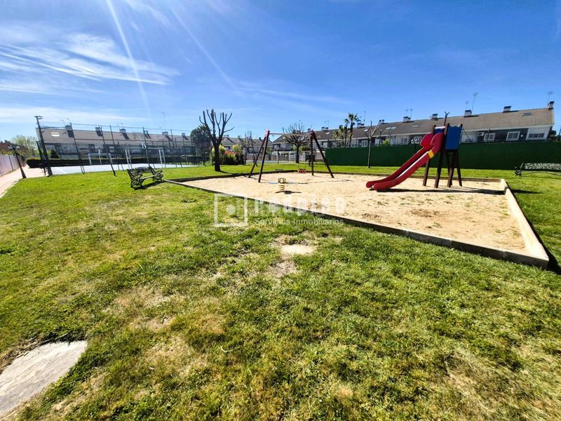 Foto 41eebb05-1950-4ad3-84ff-3f89cd71c8d6. Xalet amb calefacció aparcament piscina a Fuentebella-San Fermín-El Leguario Parla