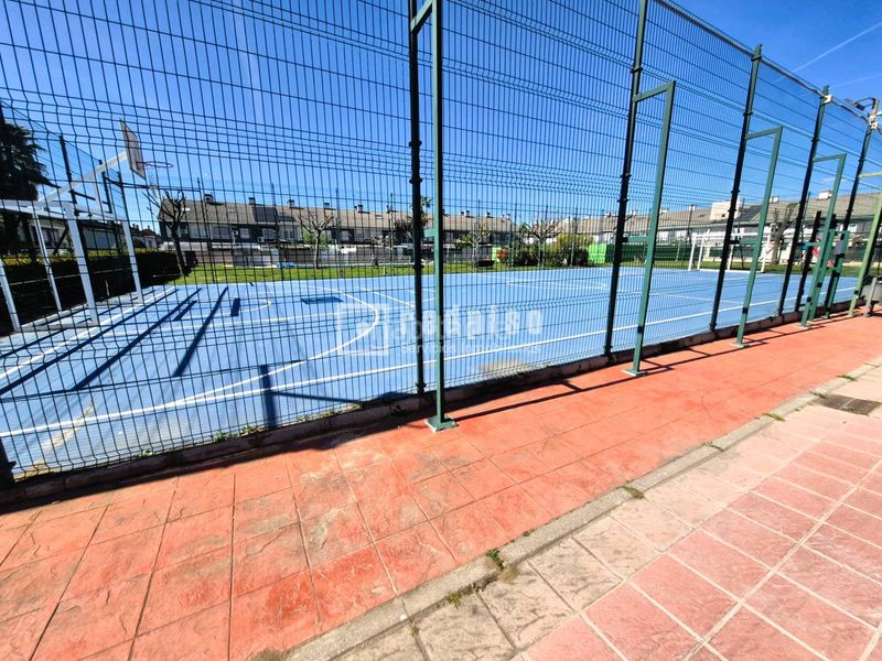 Foto 792d7132-9fbf-4060-b89a-1856ef487a7d. Xalet amb calefacció aparcament piscina a Fuentebella-San Fermín-El Leguario Parla