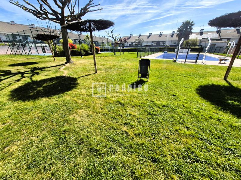 Foto cb406729-a0e0-45b3-b46c-fea8fd3fb1ba. Xalet amb calefacció aparcament piscina a Fuentebella-San Fermín-El Leguario Parla