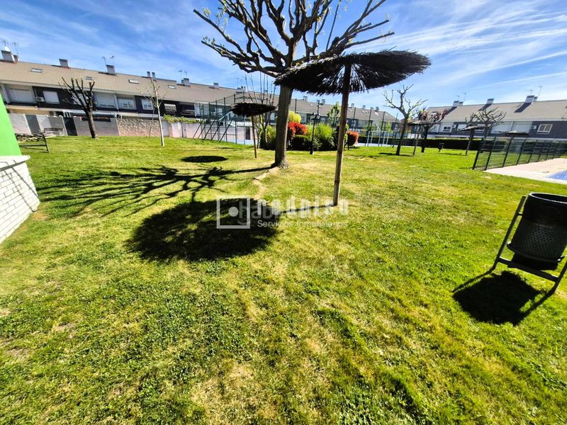Foto e6705687-c551-4aef-b110-05ab7af3587c. Xalet amb calefacció aparcament piscina a Fuentebella-San Fermín-El Leguario Parla