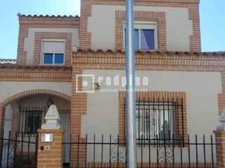 Chalet en Layos. Chalet en venta en layos, toledo.