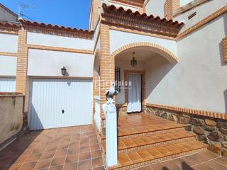 Chalet in Layos. Chalet en venta en layos, toledo.