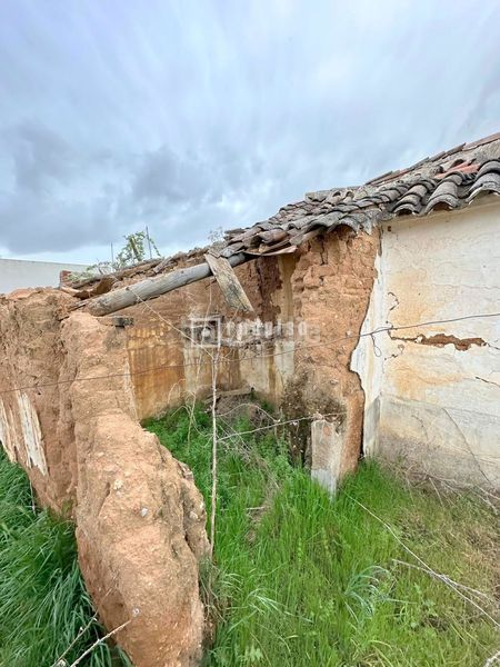 Foto e87784ea-cda2-4b1d-83a8-5b91bd991f57. Terreny residencial a Polán