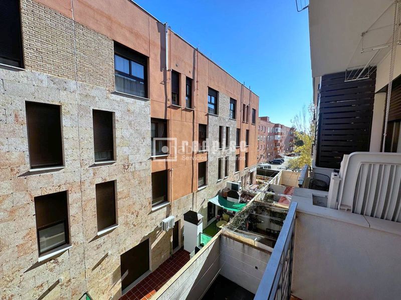 Foto 10699ee3-1c8b-4741-9d3d-a4cca2ee8f9b. Pis amb piscina a Puerta de Murcia-Colegios Ocaña